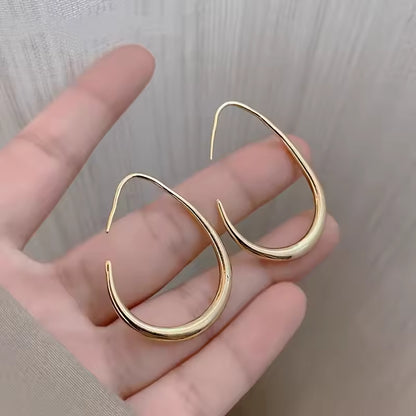 18K Gold Plated Glossy Water Drop Hoop Earrings – Minimalist Vintage Elegance